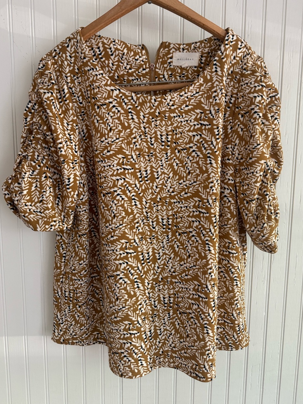 MELLODAY Brown Leaf Print Puff Sleeve Top Size Large